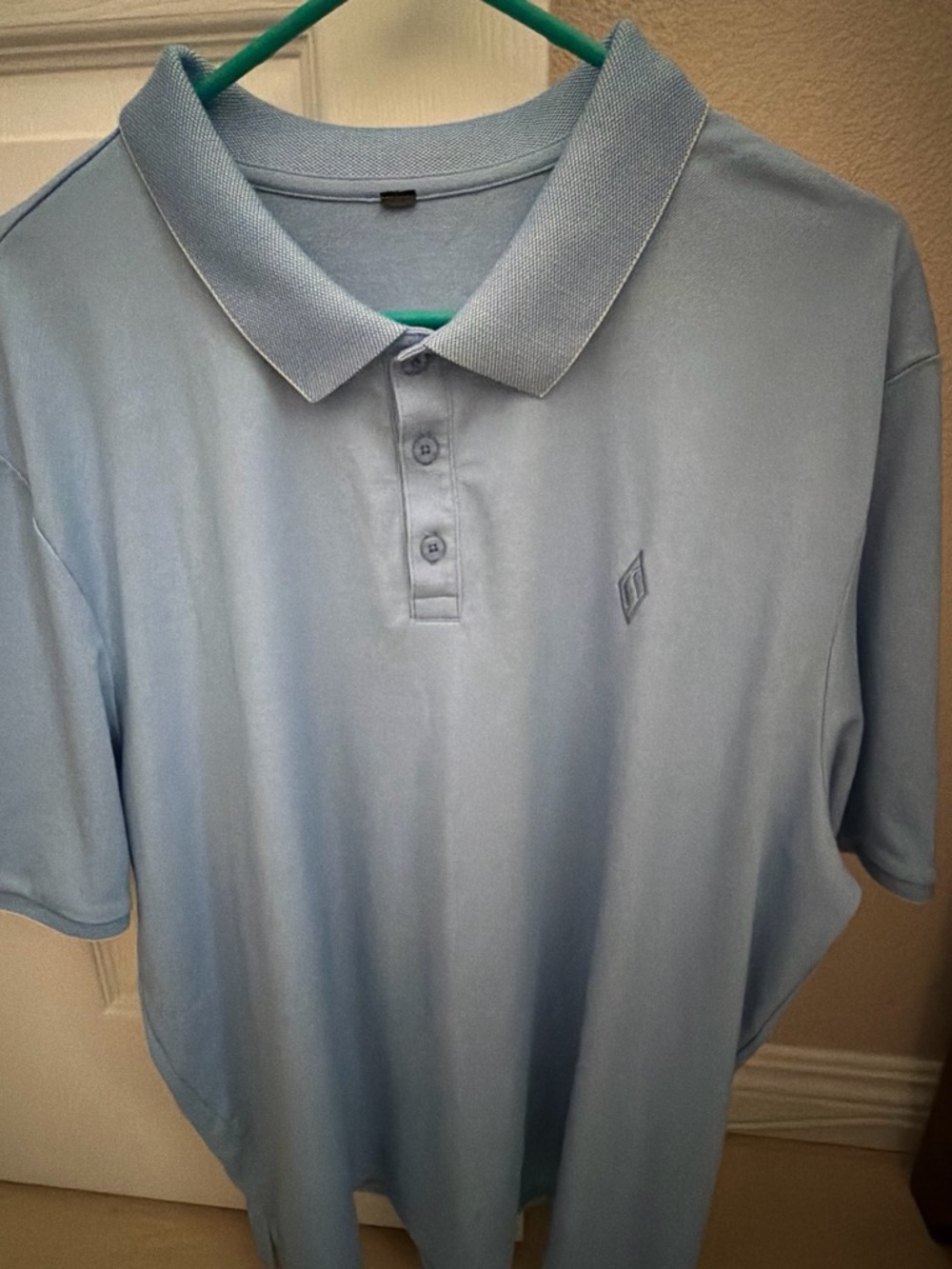 Light Blue Men’s Polo Shirt – Classic Short Sleeve